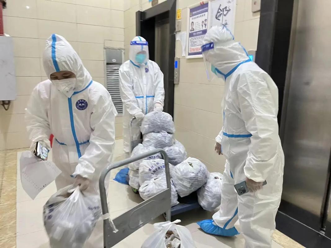 唐山岔河卫生院白衣天使抗疫逆行，致敬一线医护人员