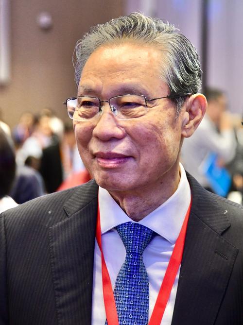 钟南山谈欧美疫情趋势及南方地区疫情高峰，还提及德国城市未来